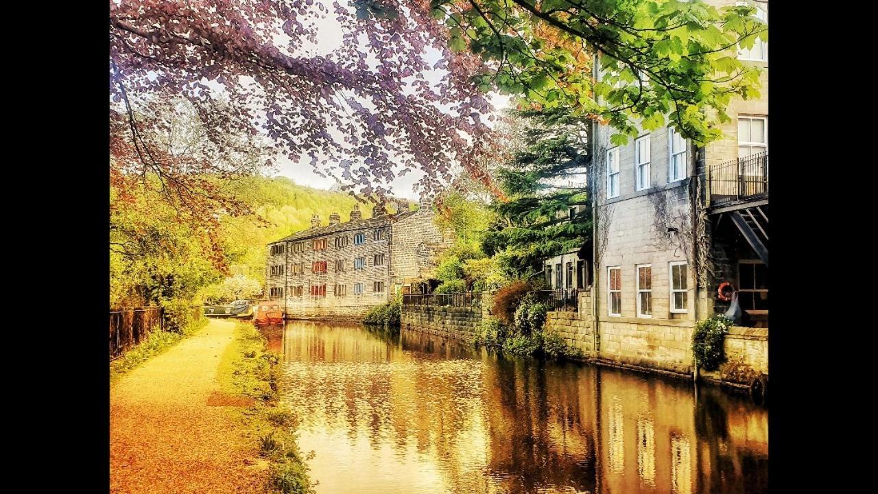 4 Bedroom Period Townhouse In The Heart Of Hebden Hebden Bridge Exterior photo